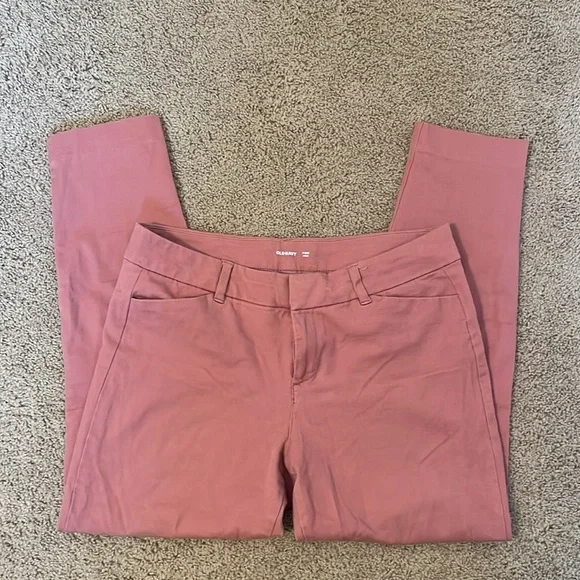 Old Navy Pixie Ankle Pants - Picture 4 of 7